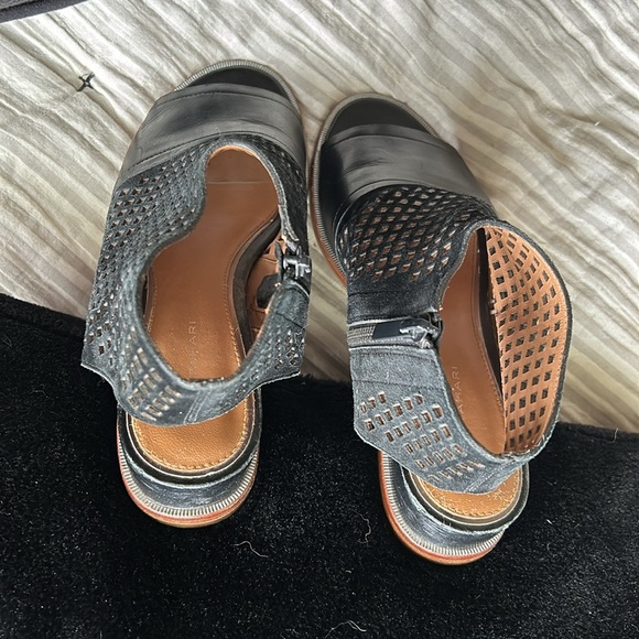 Elie Tahari open toe bootie - Picture 3 of 4